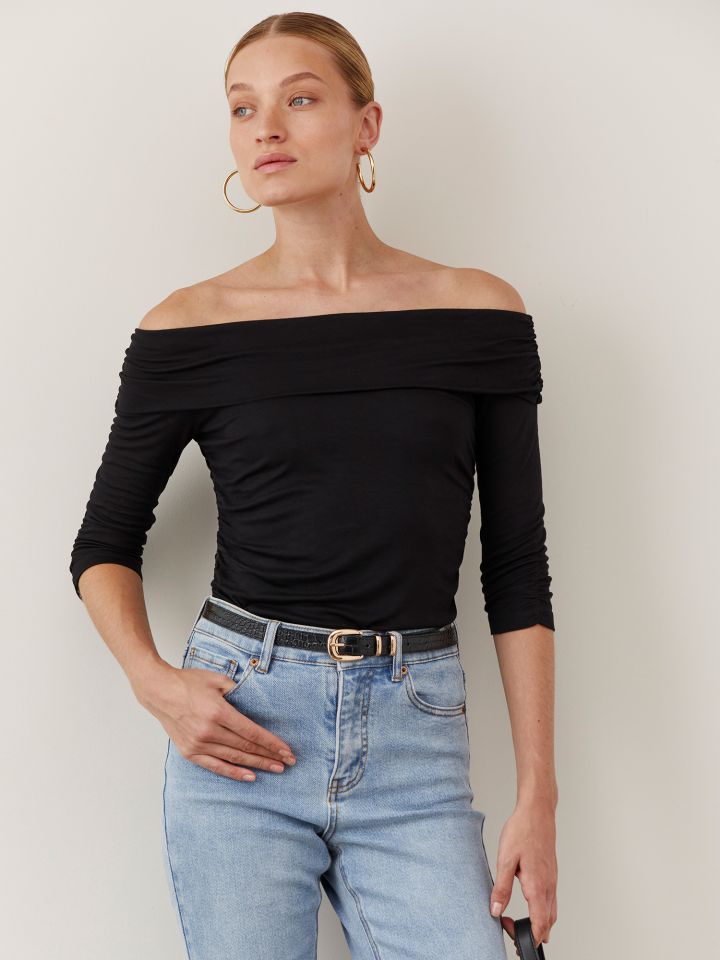 טי שירט כתפיים חשופות