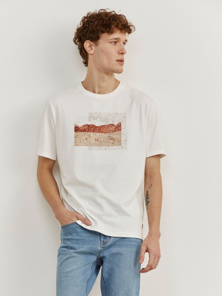 טי שירט קצרה עם הדפס