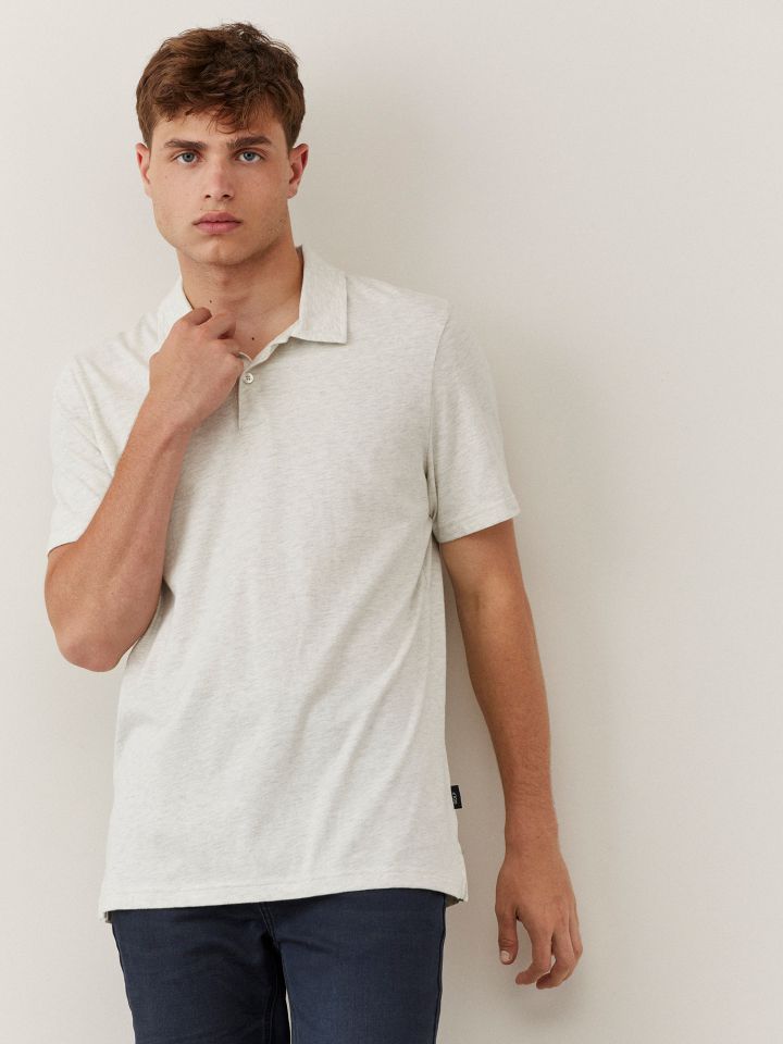 חולצת פולו קצרה