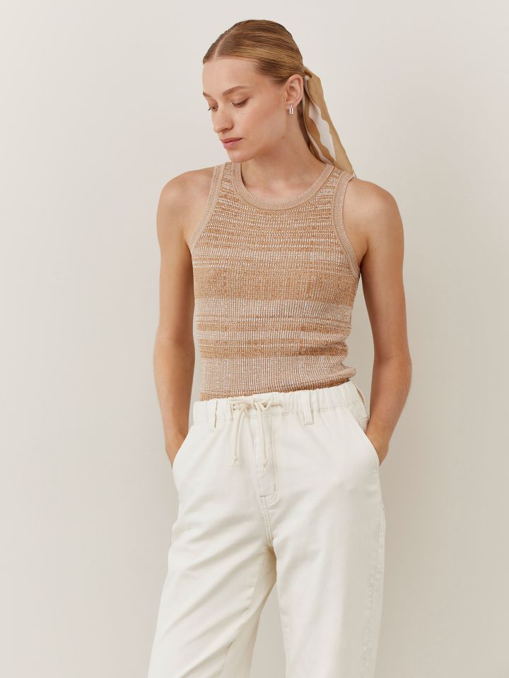 גופיית סריג מחשוף קולר