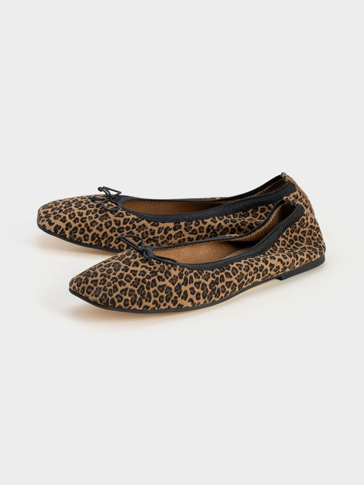 נעלי בובה עור