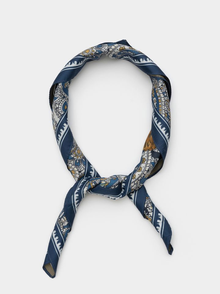 מטפחת מודפסת דו צדדית