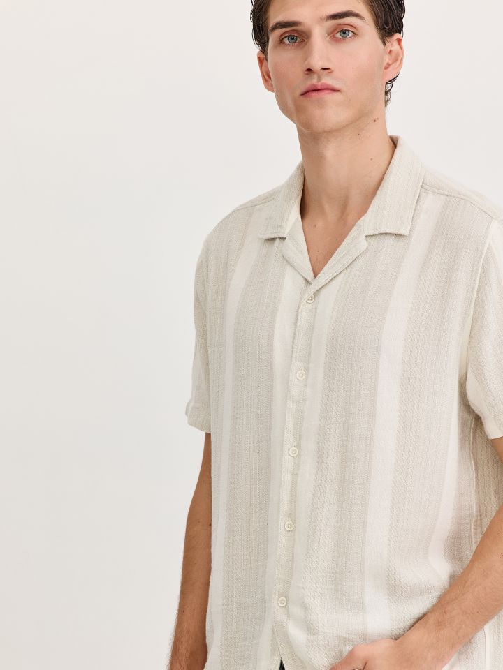 חולצה מכופתרת קצרה חופשה טקסטורה