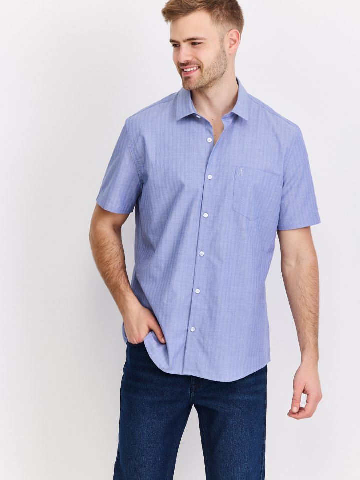 חולצה מכופתרת קלאסית בשילוב כיס