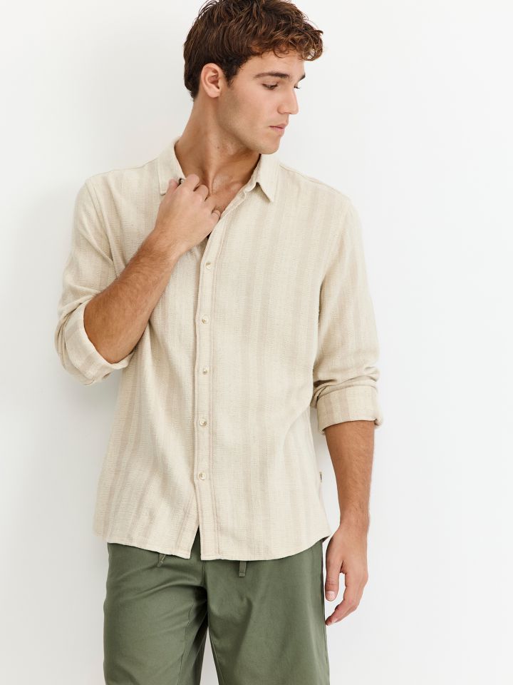 מכופתרת שרוול ארוך טקסטורה