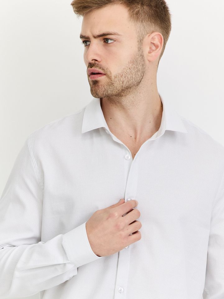 חולצה מכופתרת ארוכה קלאסית עם כיס