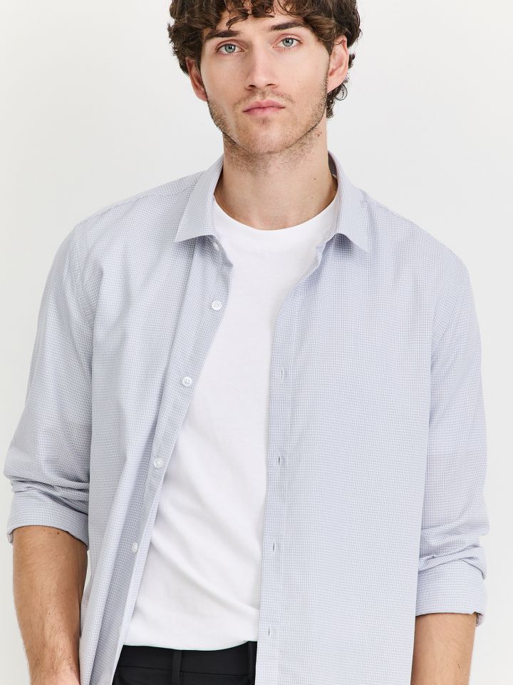 חולצה מכופתרת ארוכה קלאסית עם כיס