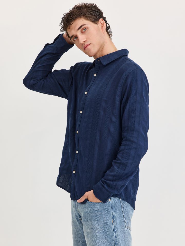 מכופתרת שרוול ארוך טקסטורה