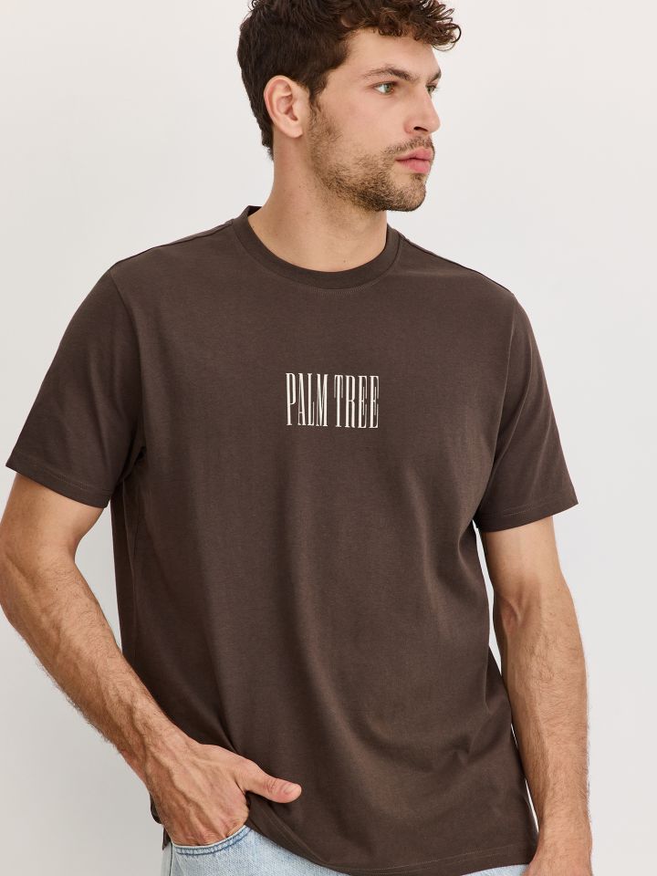 טי שירט קצרה עם דפוס