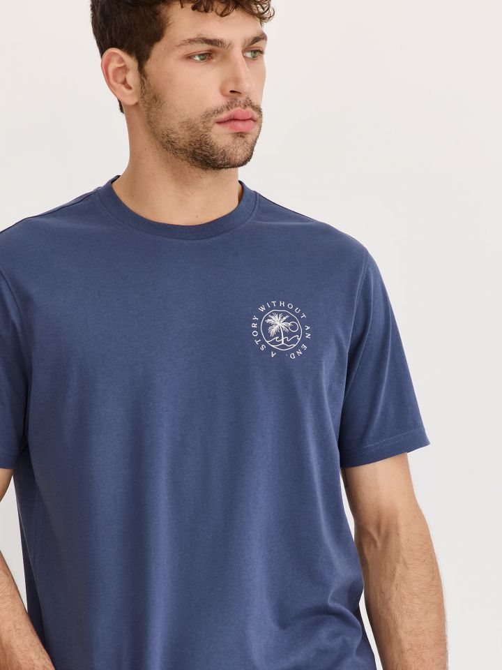 טי שירט קצרה עם דפוס