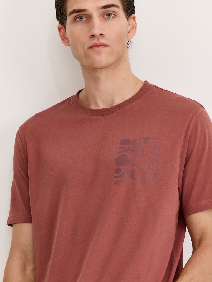 טי שירט קצרה עם דפוס