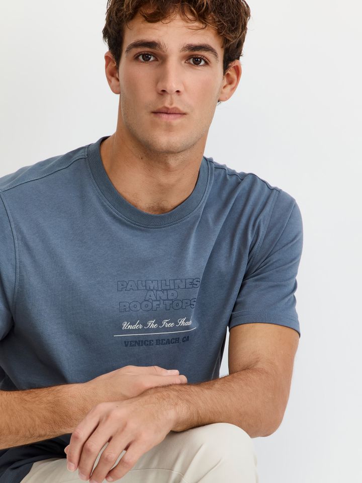 טי שירט קצרה עם דפוס