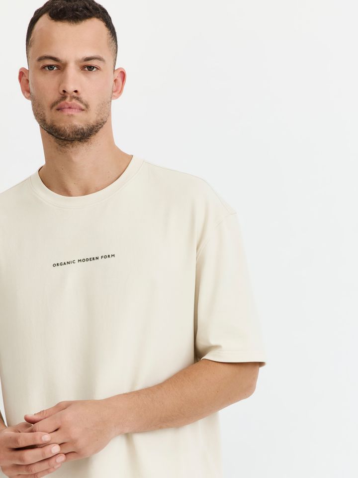 טי שירט מודפסת