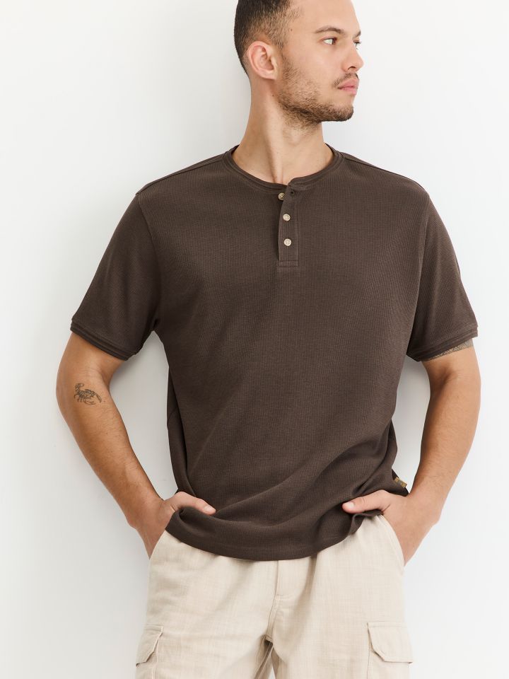 טי הנלי טקסטורה