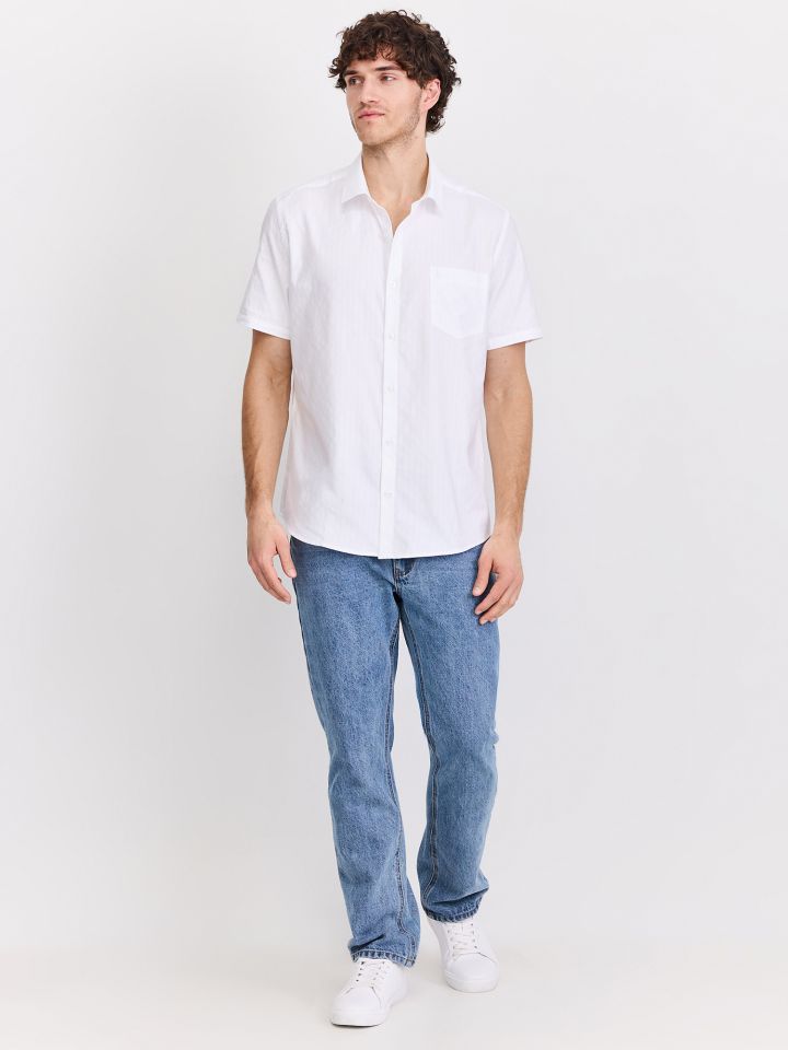 ג’ינס ישר במראה וינטאג’