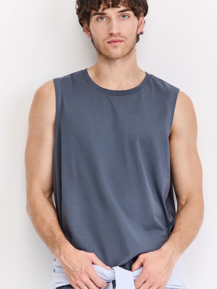 גופיה במראה שטוף