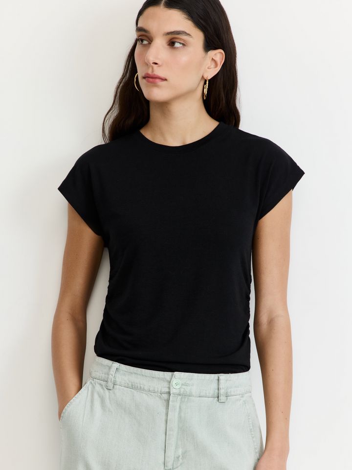 טי שירט כיווצים