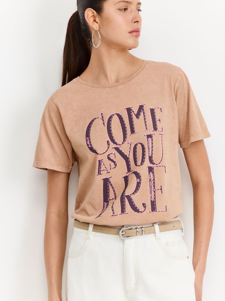 טי שירט מודפסת