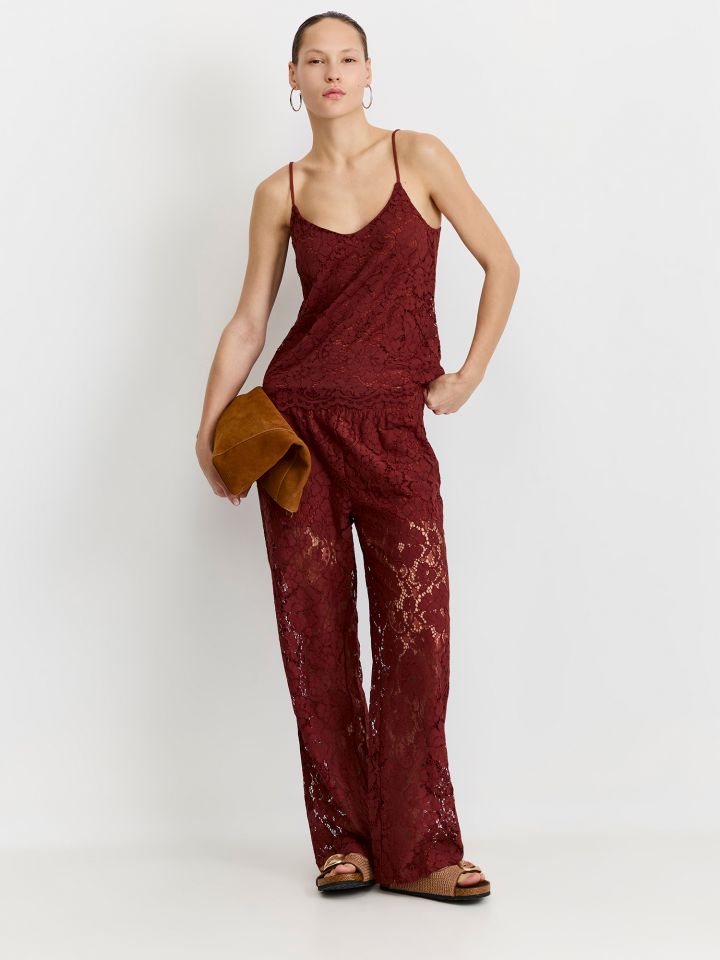 גופיית תחרה