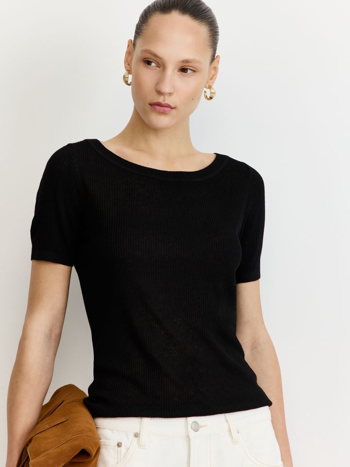 טופ סריג שרוול קצר