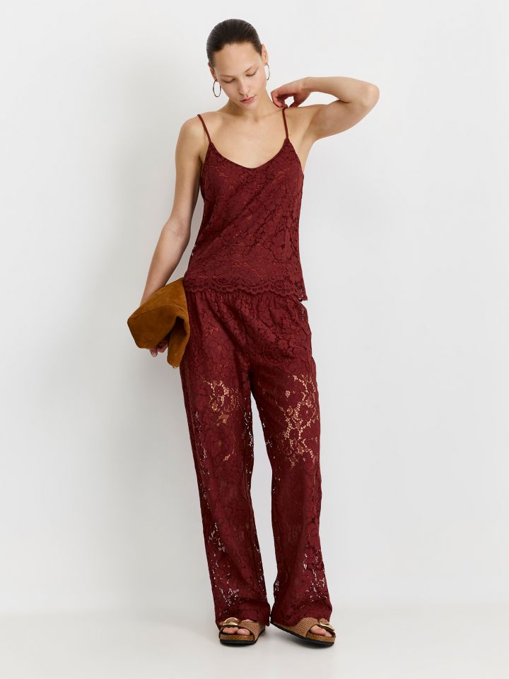 מכנסי תחרה מותן אלסטית