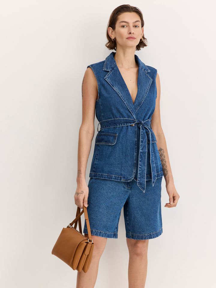 ווסט ג’ינס מחוייט