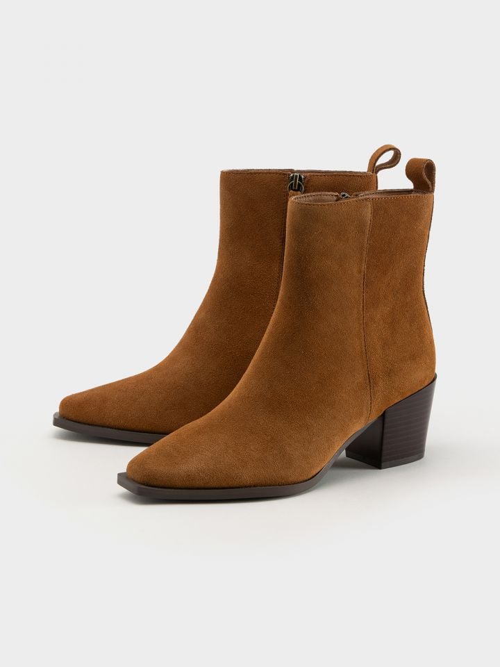 מגפוני זמש אלגנטים