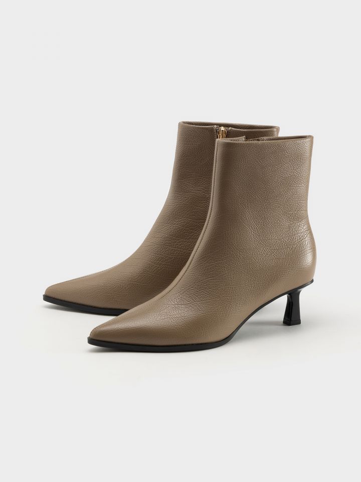 מגפוני עור קלאסיים