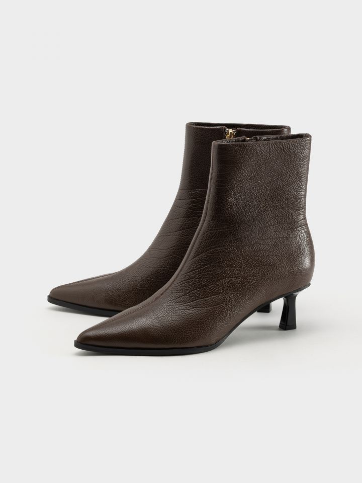 מגפוני עור קלאסיים