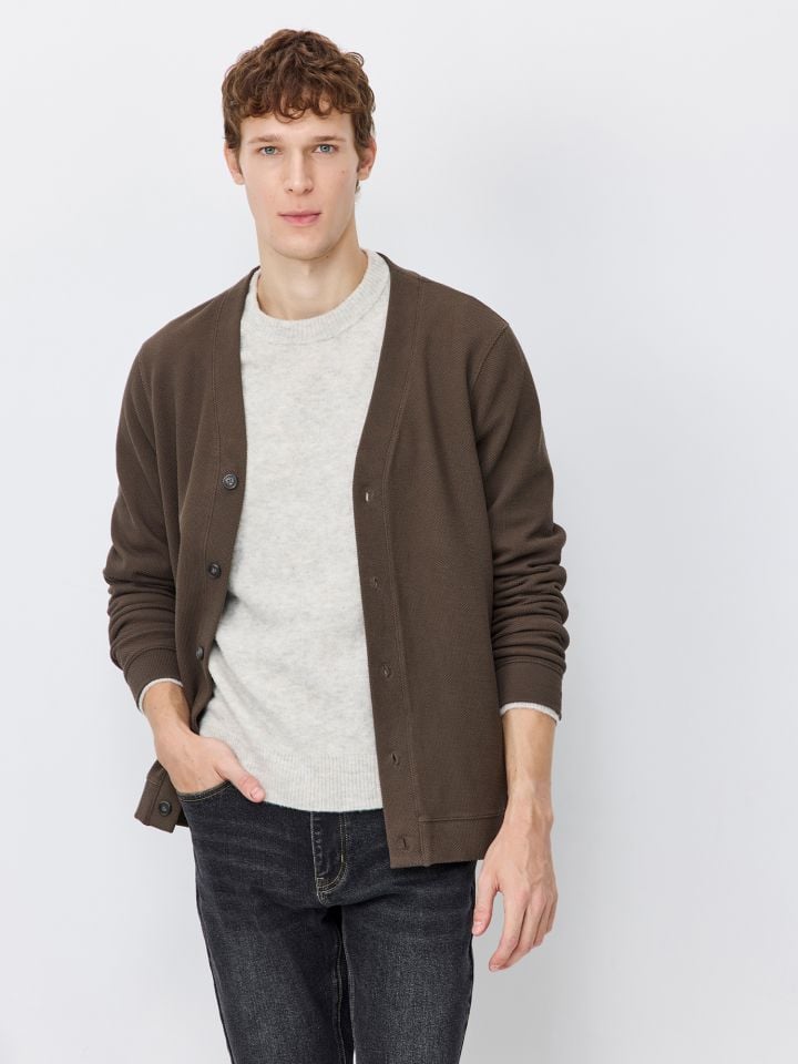 קרדיגן עם כפתורים