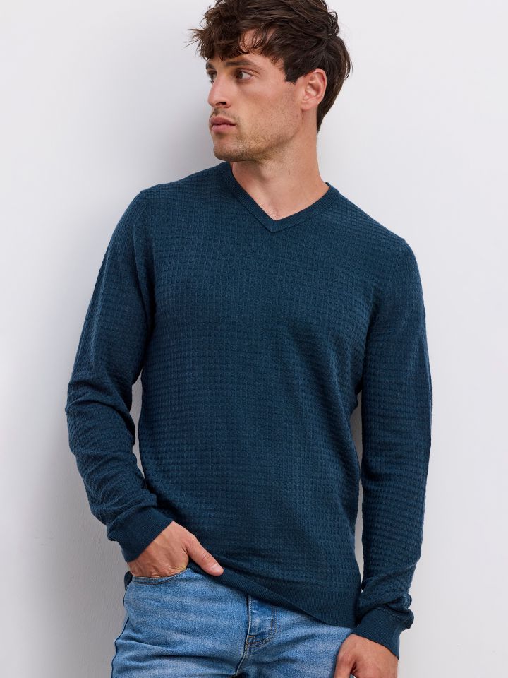 סוודר וי טקסטורה