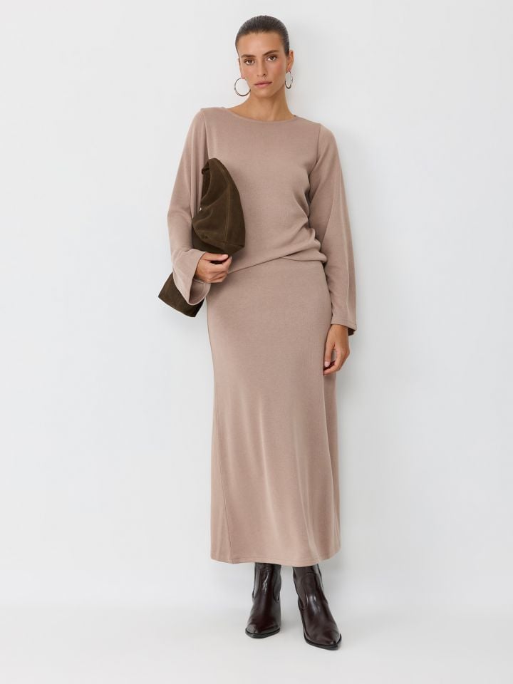 חצאית מקסי סרוגה