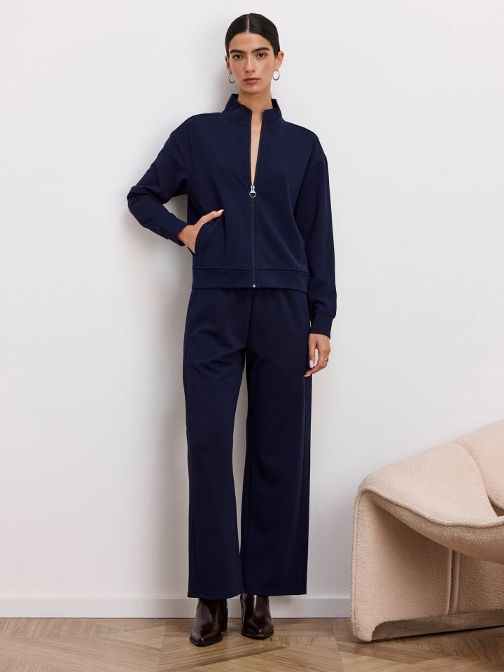 מכנסי טרנינג בגזרה רחבה