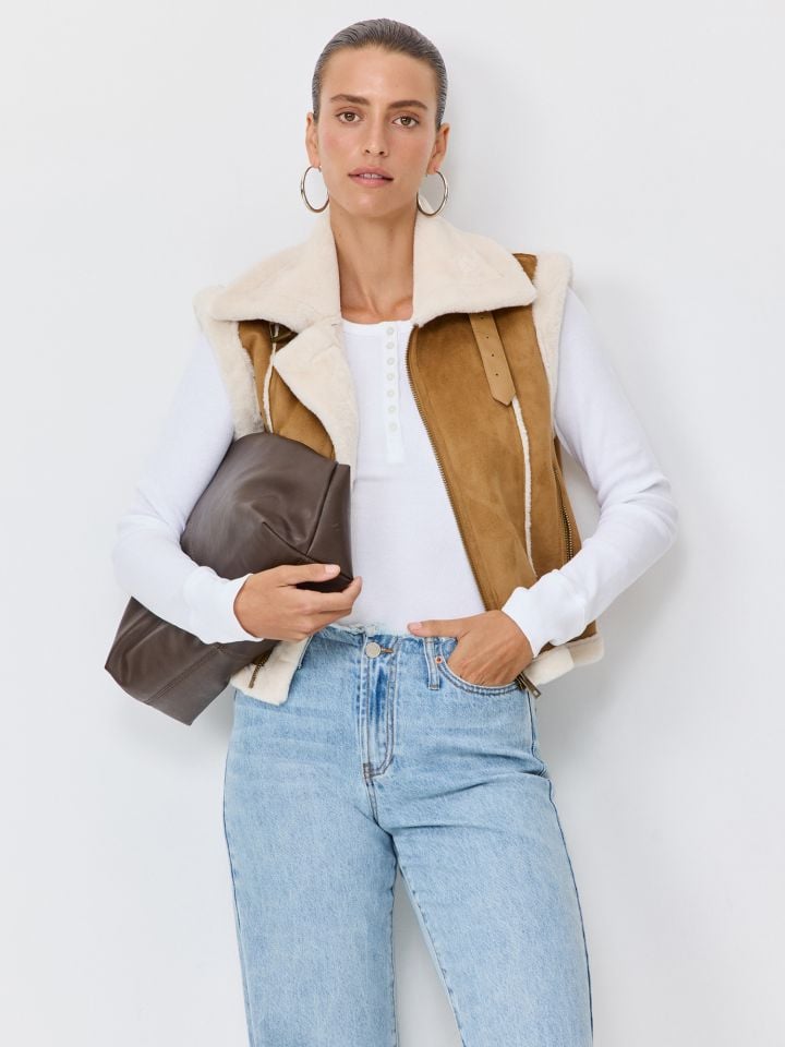 וסט דמוי זמש ופרווה