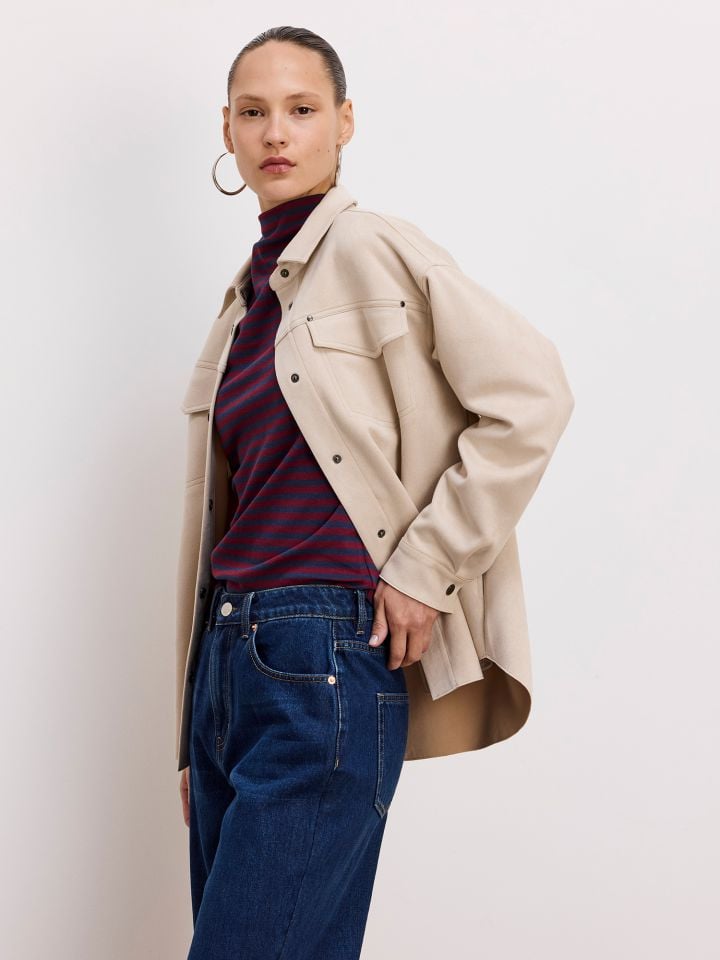 אוברשירט במראה זמש