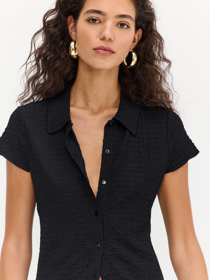 חולצה עם טקסטורה