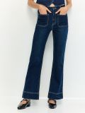 ג’ינס BOOTCUT עם כיסים קדמיים