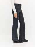 ג’ינס BOOTCUT עם כיסים קדמיים