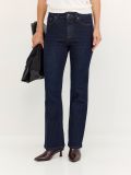 ג’ינס בגזרת BOOTCUT