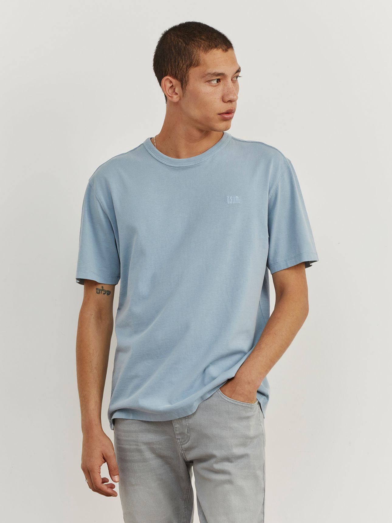 טישרט ניקי עם רקמה