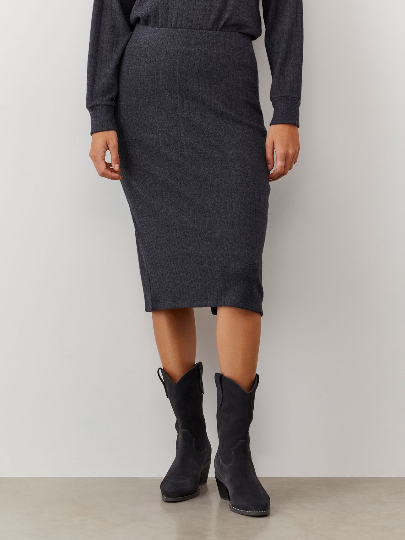 חצאית ריב סרוגה