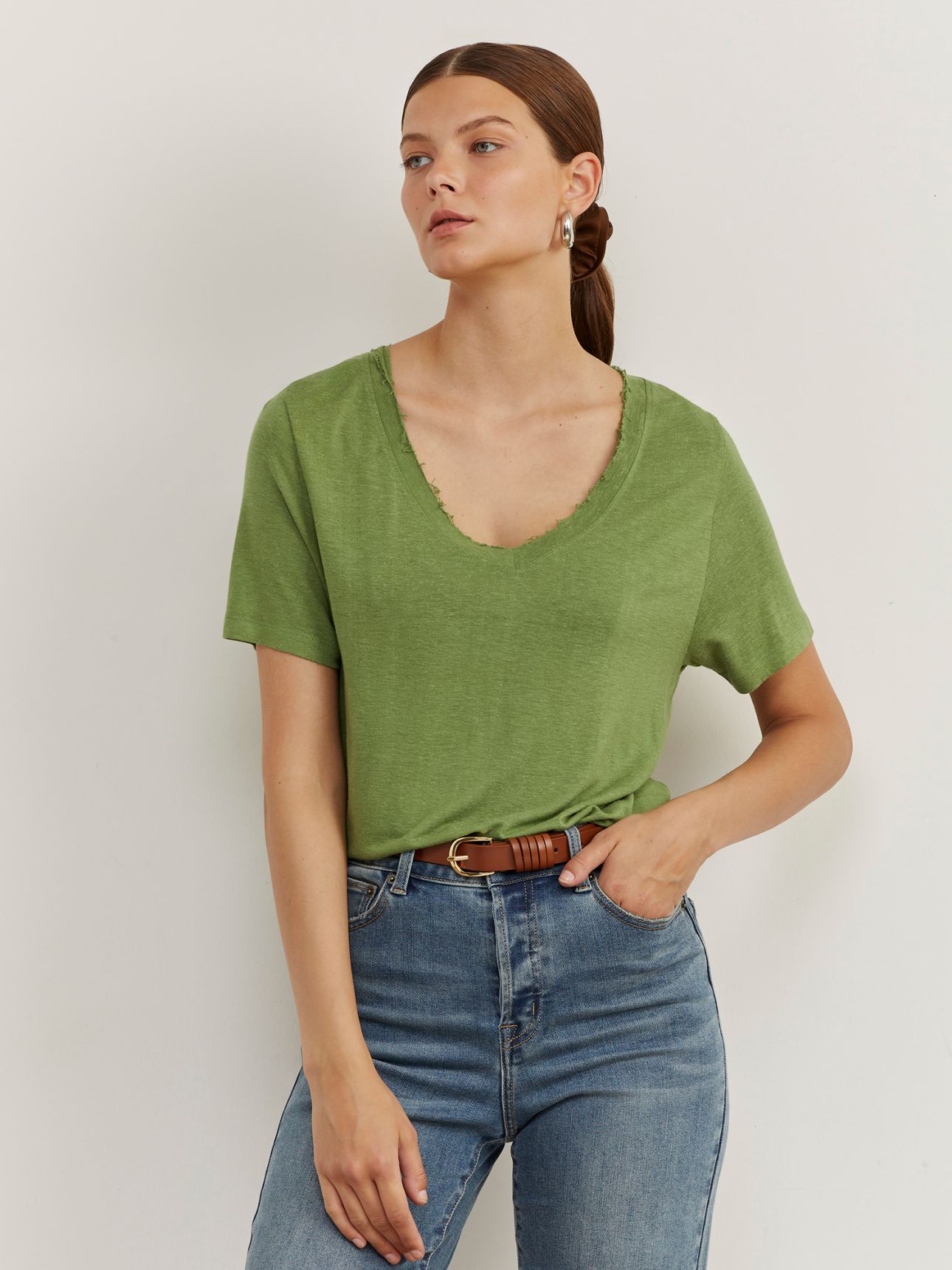 טי שירט V פשתן