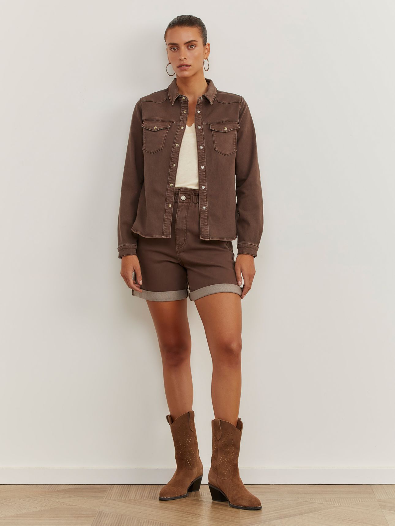 מכנסי ברמודה צבעוניים