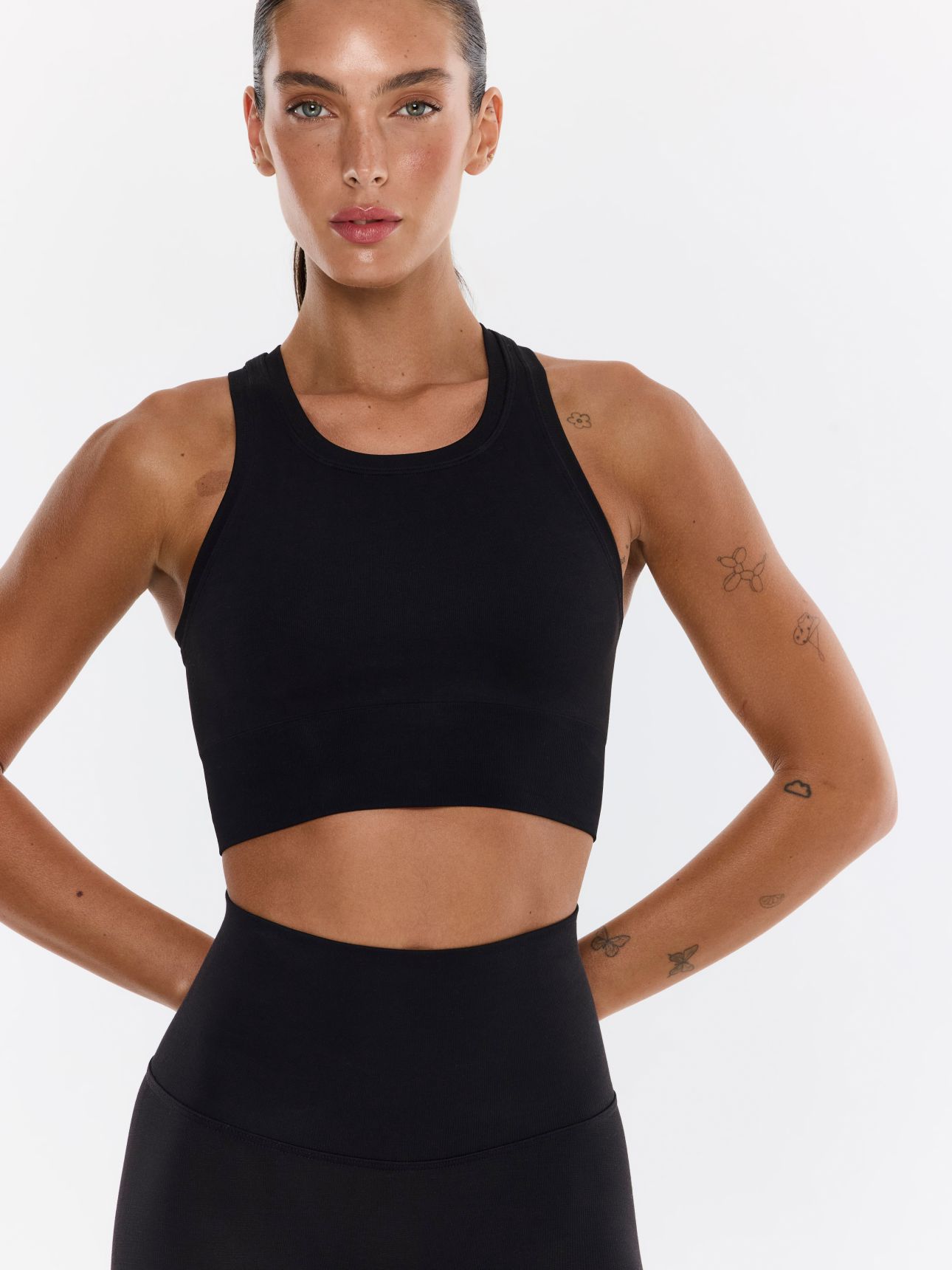 טופ מודל ניקי STUDIO