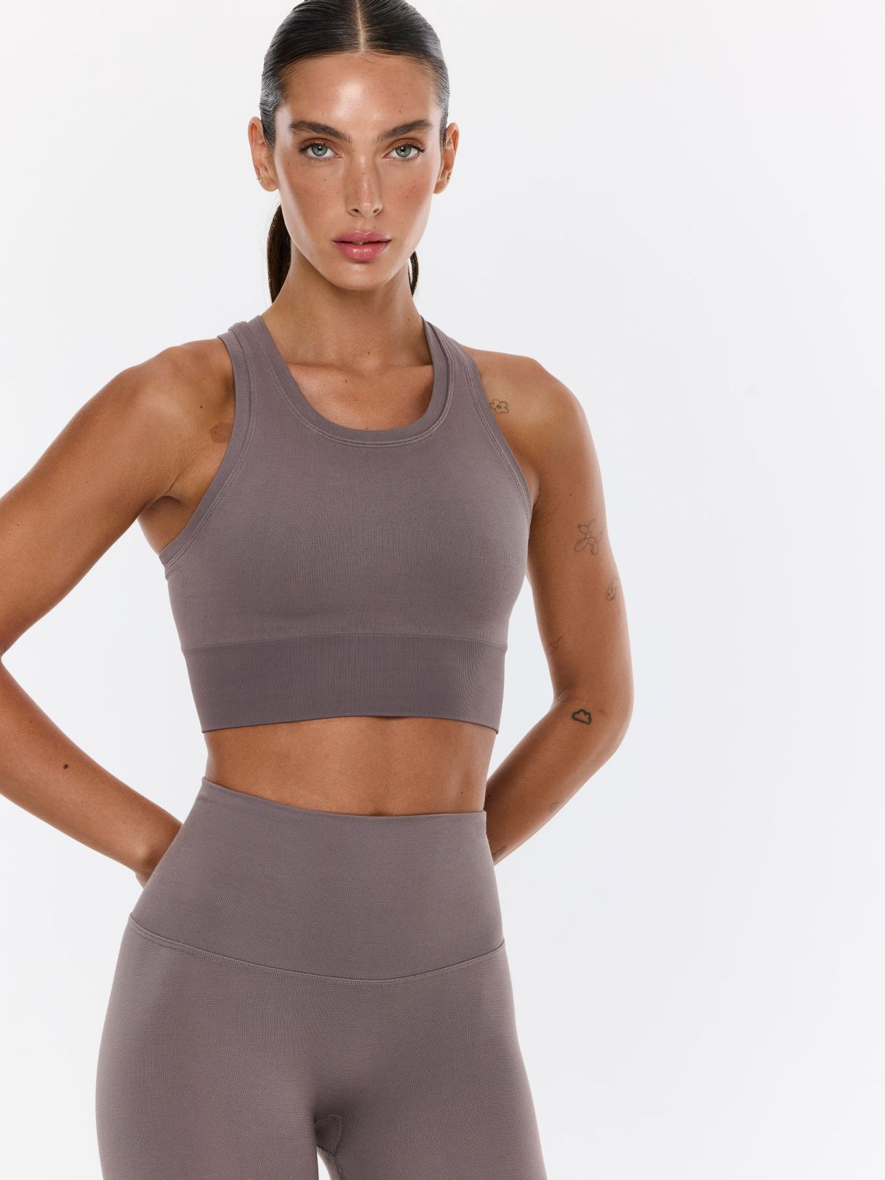 טופ מודל ניקי STUDIO