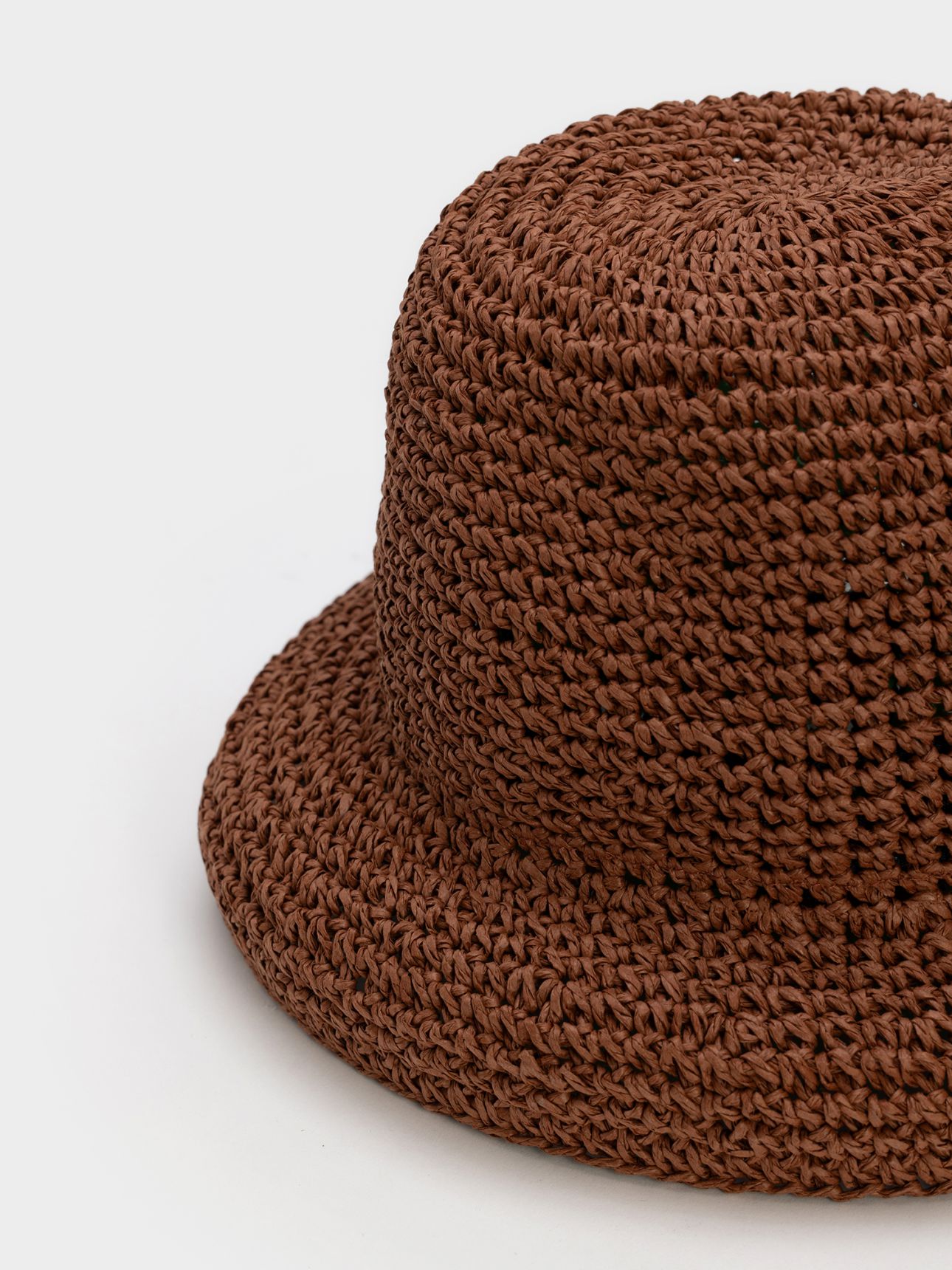 כובע פטריה במראה קש