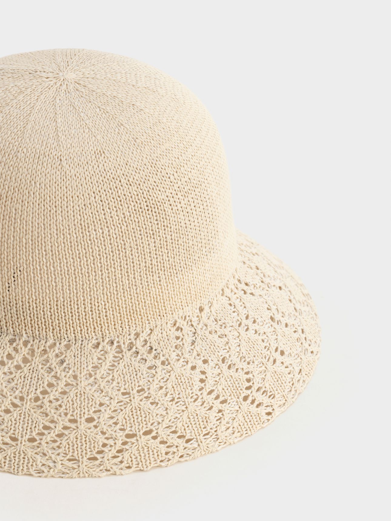 כובע באקט תחרה