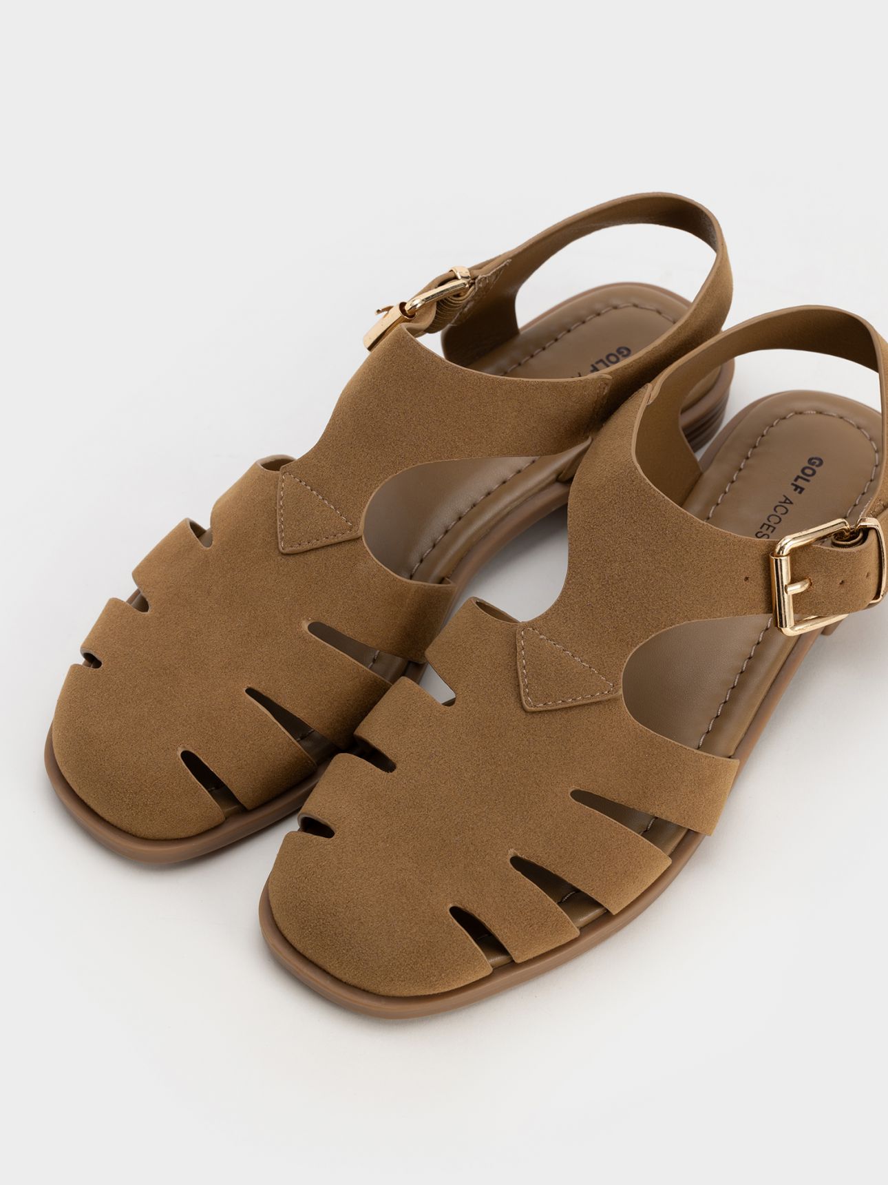 סנדלים סגורות במראה זמש