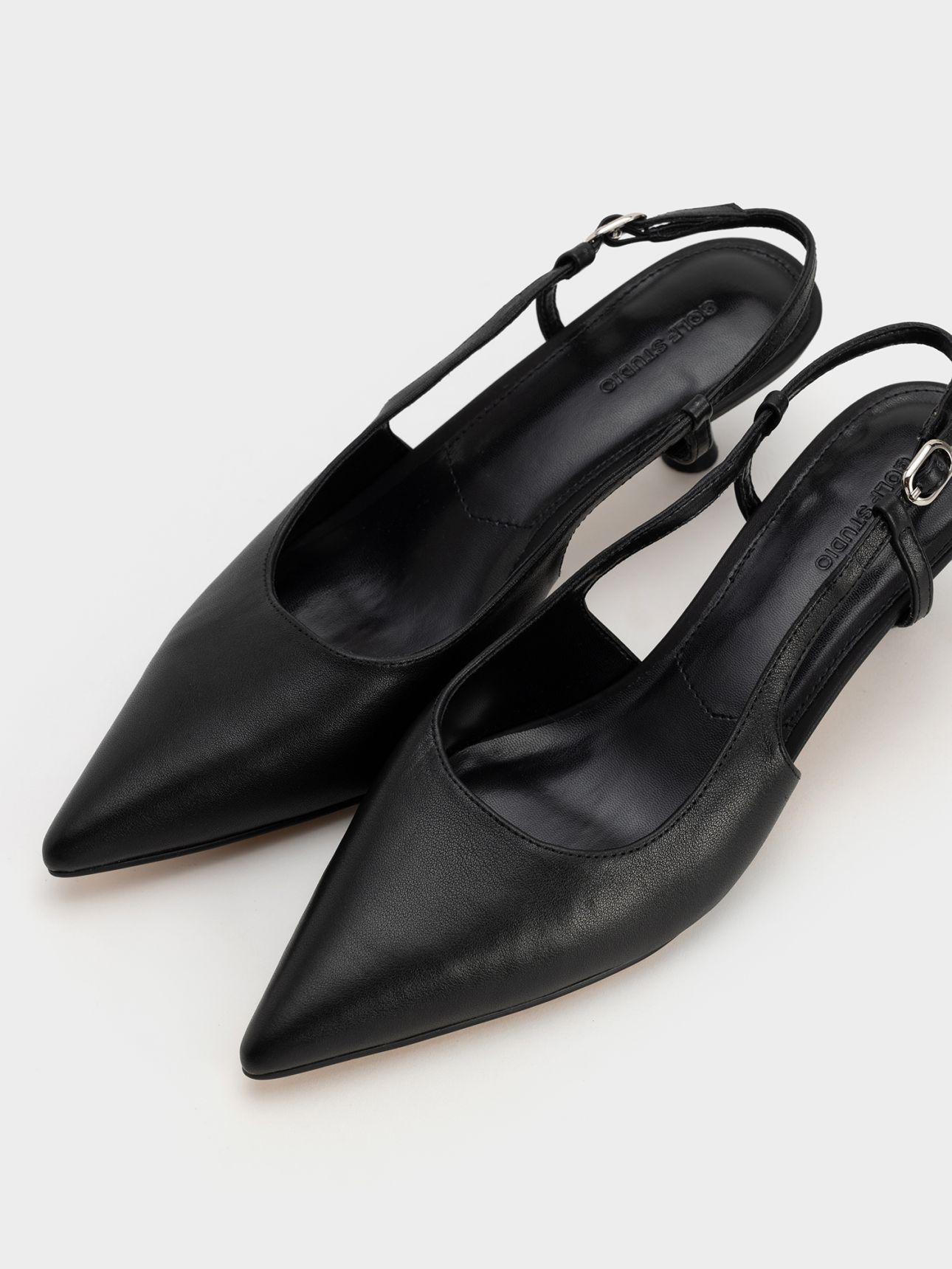 נעלי עקב שפיץ עור