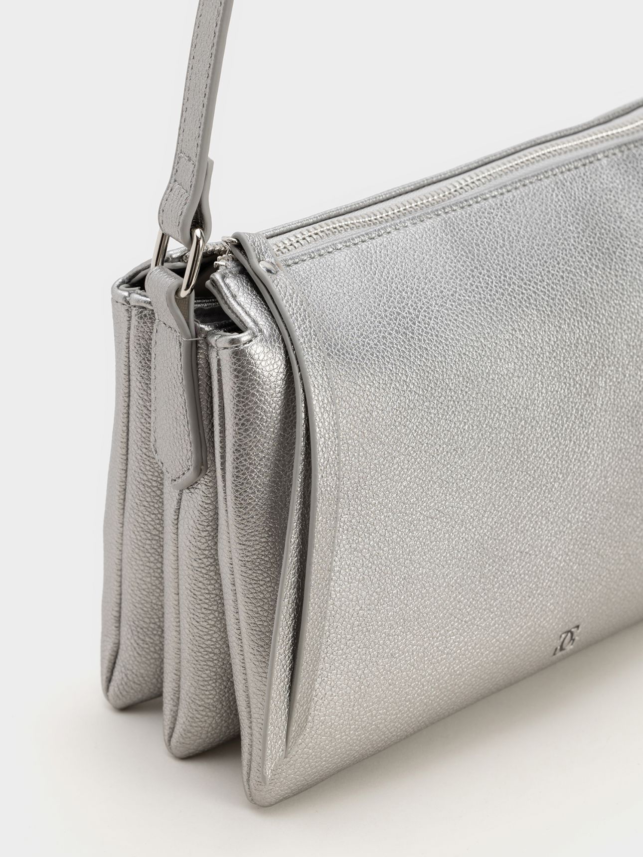 תיק צד במראה עור